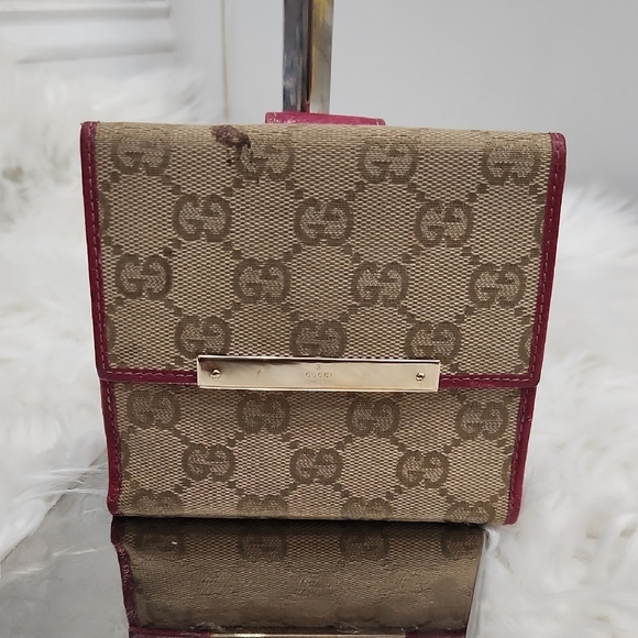 🔹️Gucci🔹️ Beige and Red Women's Canvas Red Leather Trim Wallet - Picture 1 of 16